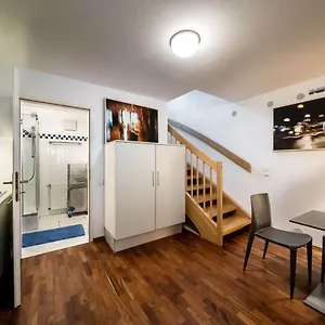 https://schlossquadrat-apartment-12.vienna-besthotels.com